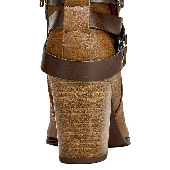 Woman’s Booties Size 8 - Picture 2 of 5